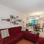 Amazing Condo 5 Minute Walk To The Beach!