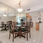 Amazing Condo 5 Minute Walk To The Beach!